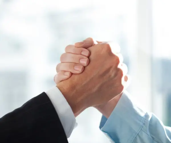 gesto de confiança representando apoio na escrituração contábil empresarial